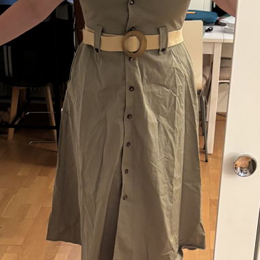 Abito camicia kaki con cintura