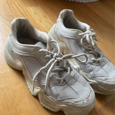 Baskets beiges