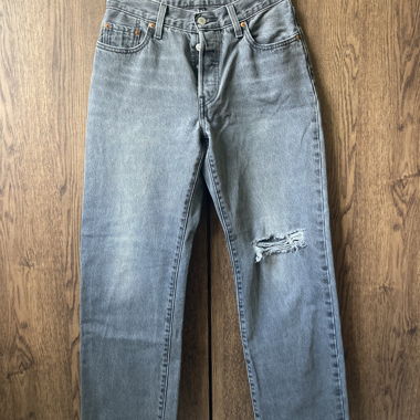 Levi's 501 Ripped-Grey-Jeans