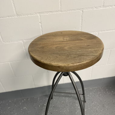 4 bar stools 