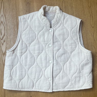 Padded lightly cropped vest size M