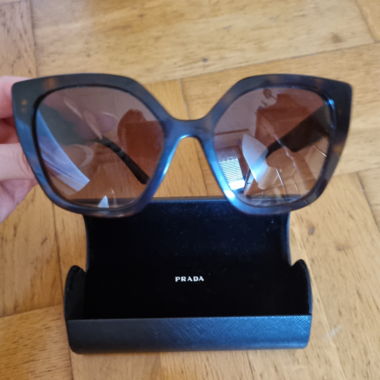 Prada-Brille