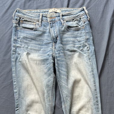Hollister jeans
