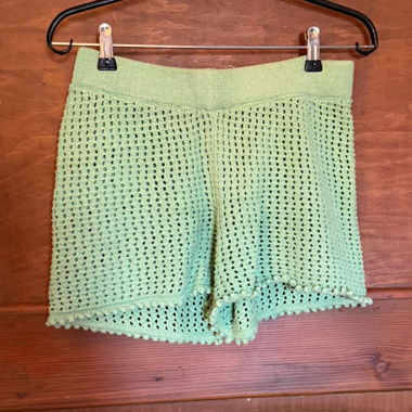 Short vert en tricot de plage 