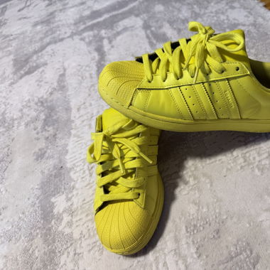 Adidas chaussures, Taille 40.2/3 comme neuves 