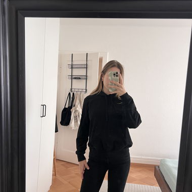 Basic schwarzer Pullover