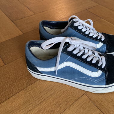 Blaue Vans
