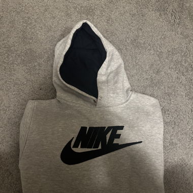 Pull Nike gris / noir