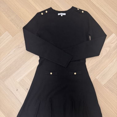 Morgan schwarzes Strickkleid