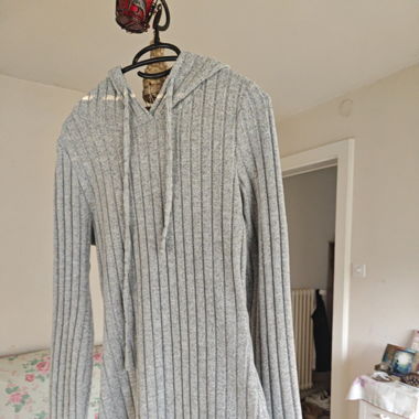 Sweatkleid mit Kapuze