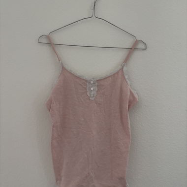Débardeur rose et dentelle