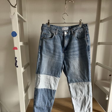 Two colored denim jeans from Mango