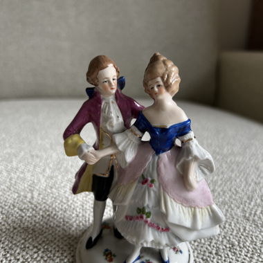 Porzellan-Tanzpaar-Figur