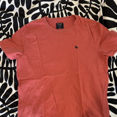 T-shirt Abercrombie & Fitch rouge taille XL