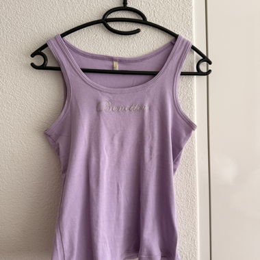 cute vintage Benetton top