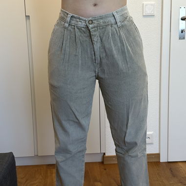 Pantalon en velours côtelé en beige clair