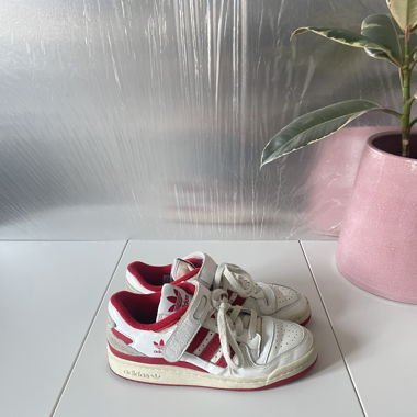 Adidas Forum Low rot/weiss
