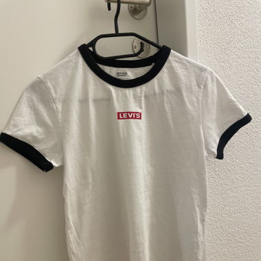 Levi's T-shirt