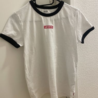 Levi's T-shirt