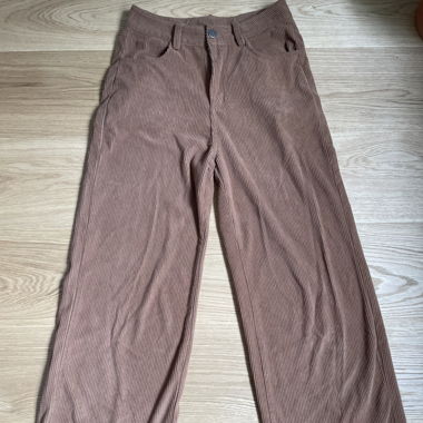 brown pants