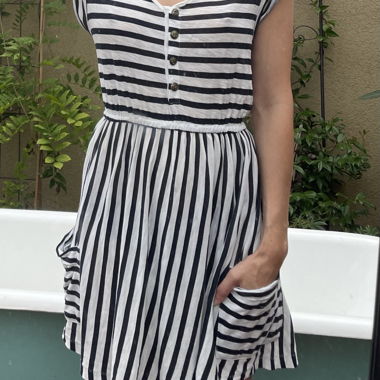 Gestreiftes Matrosenkleid