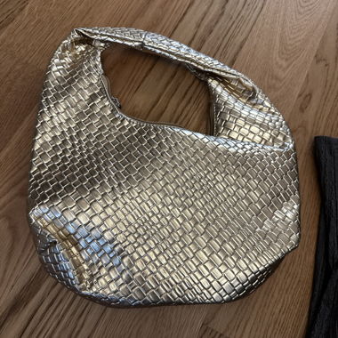 Goldene Handtasche 