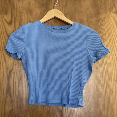 Top a costine azzurro