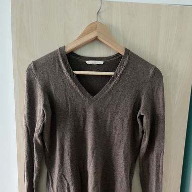 Brauner Pullover 