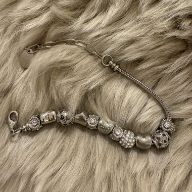 Charm-Armband mit Anhängern
