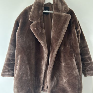 Manteau en fausse fourrure
