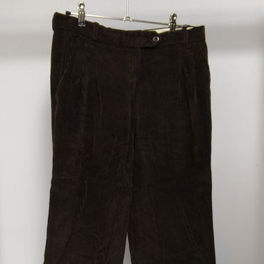 Pantalon marron en velours côtelé 