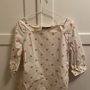 Gepunktete Bluse mit 3/4-Ärmeln
