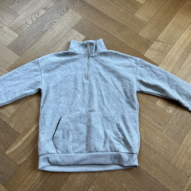 Grauer Half-Zip Hoodie