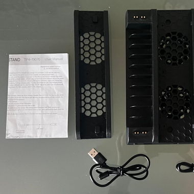 Stand PS4-PRO-SLIM USB con ventilazione e Charging