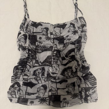 Top con stampa mesh