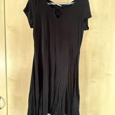 Robe noire à manches courtes Lascana taille 40