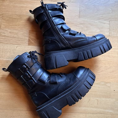 Stivaletti combat neri con plateau / stivali