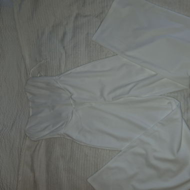 Weisser Satin-Jumpsuit