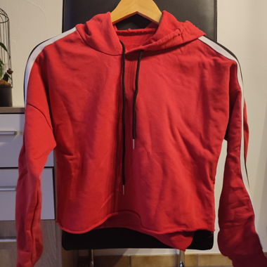 Kurzer sportlicher Pulli