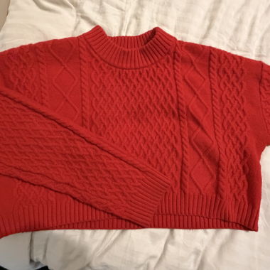 Roter Strickpullover