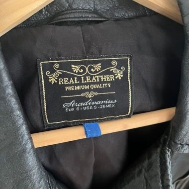 Veste de motard en cuir noir