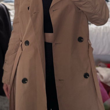 Beige Trenchcoat 