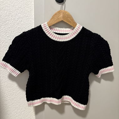 Short black and pink sweater