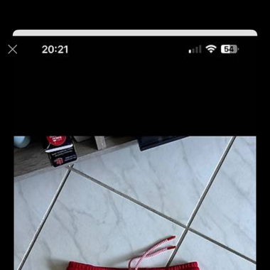 short court rouge