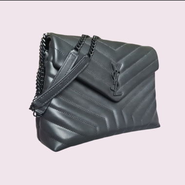 Sac à main noir avec surpiqûres en chevron