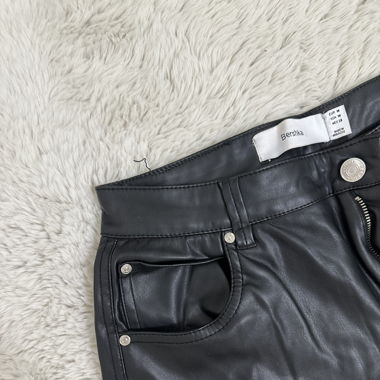 Bershka Leder Hose