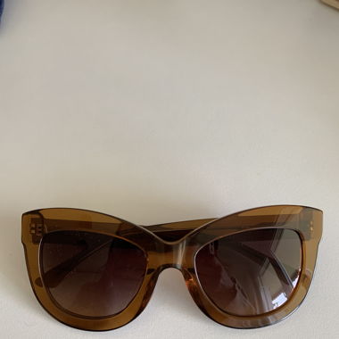 Große Sonnenbrille 