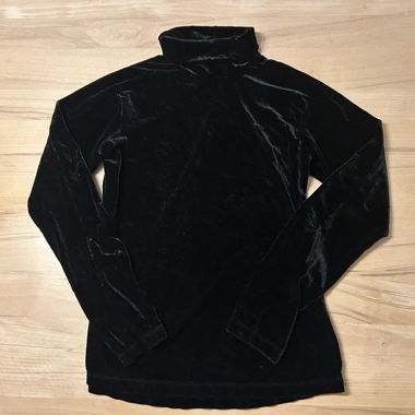 Black elegant velvet top for occasions