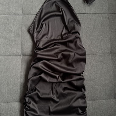 Backless dress
