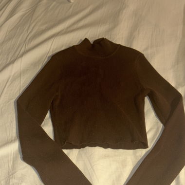 Col roulé crop top 